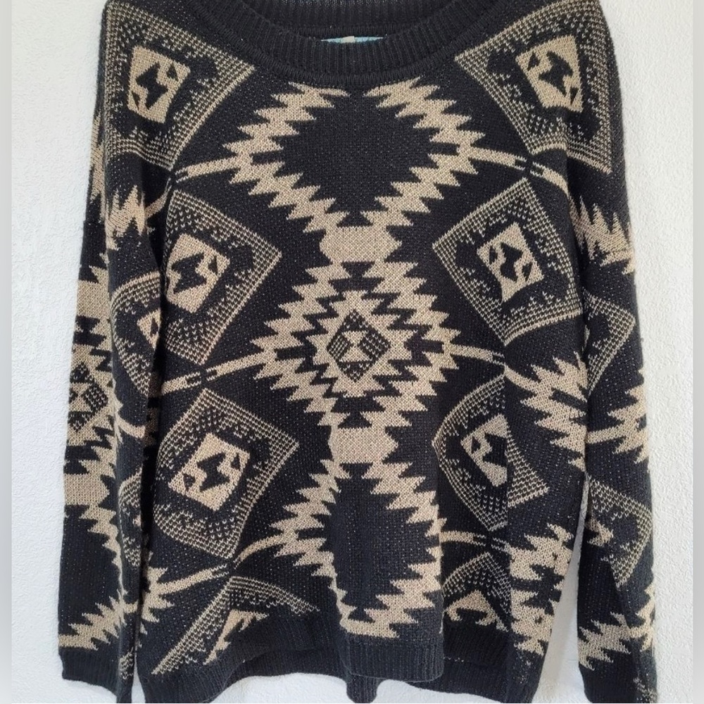 Dina Be Sweater Size Medium